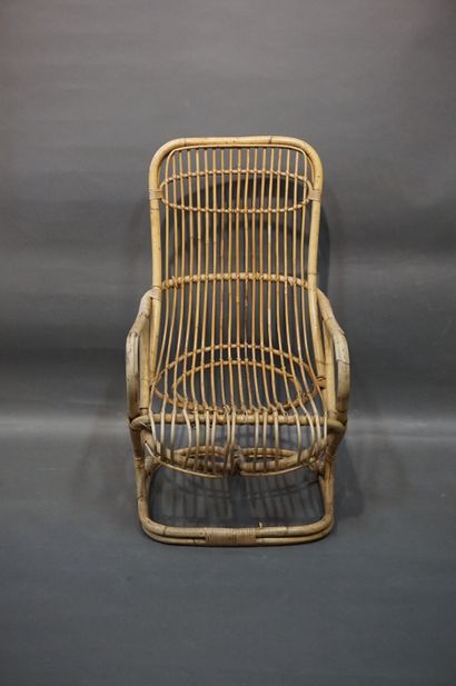 Rattan armchair (wear). 106x60x72 cm