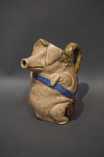 Earthenware pig pitcher (chips). 21 cm