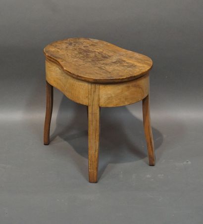 Bidet in wood, zinc and earthenware. 41x33x48...