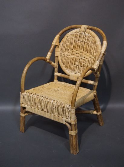 Rattan child's armchair. 59x37x35 cm