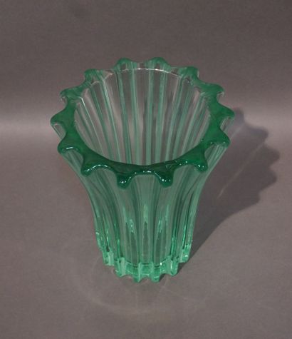 Avens green crystal vase. 22 cm