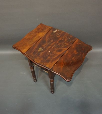 Mahogany veneered dressing table, with two...