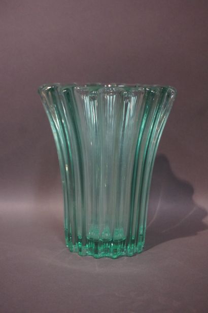 Avens green crystal vase. 22 cm