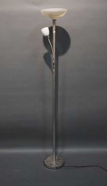 Chrome-plated metal floor lamp (as is). 180...
