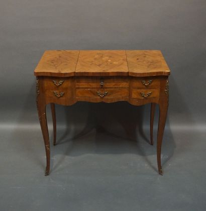 Dressing table in veneered wood and marquetry....