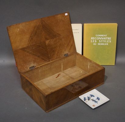 Veneer chest (wear, 12x42x27 cm). Three 