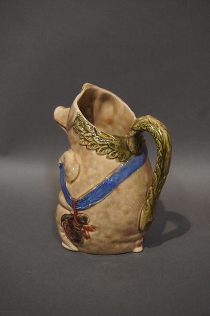 Earthenware pig pitcher (chips). 21 cm