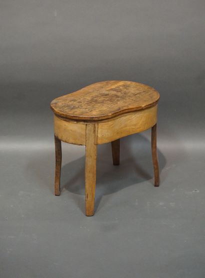 Bidet in wood, zinc and earthenware. 41x33x48...