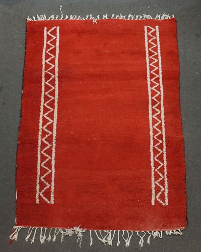 Red wool carpet (wear). 218x163 cm