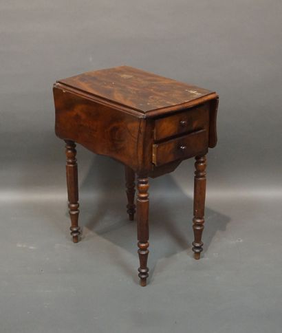 Mahogany veneered dressing table, with two...