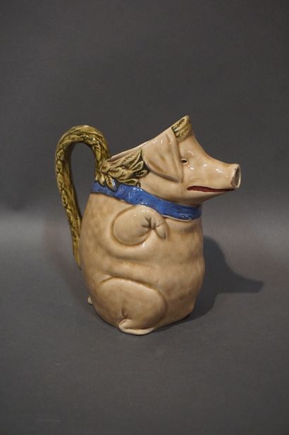 Earthenware pig pitcher (chips). 21 cm