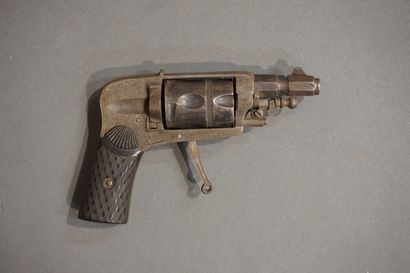 Revolver Trad Mark, Hammerless. 12,5x8 c...