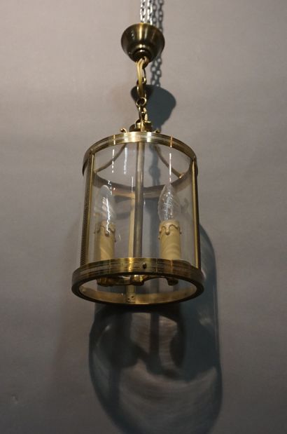 Lanterne ronde en métal doré. 48x20 cm
