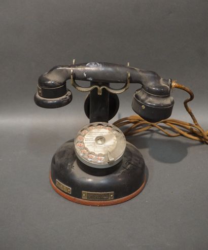 Téléphone noir. 23 cm