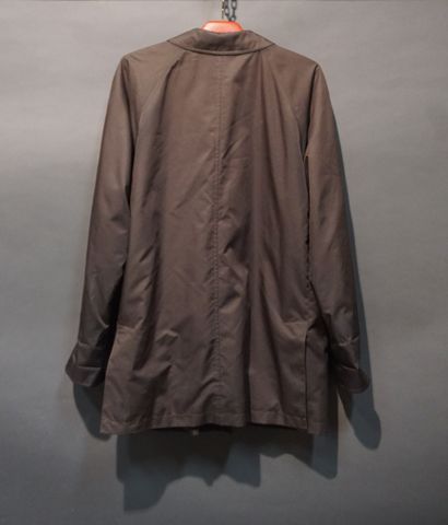 Burberry
Trench vert.