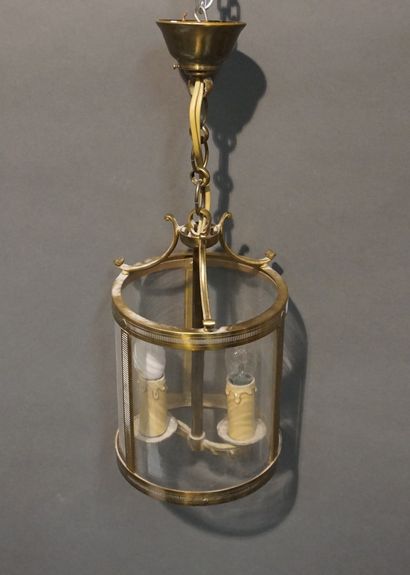 Lanterne ronde en métal doré. 48x20 cm