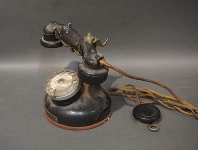 Téléphone noir. 23 cm