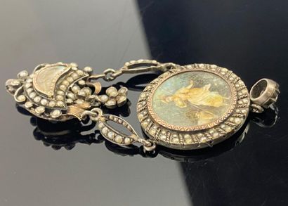 Pendentif en argent et vermeil orné de demi-perles,...