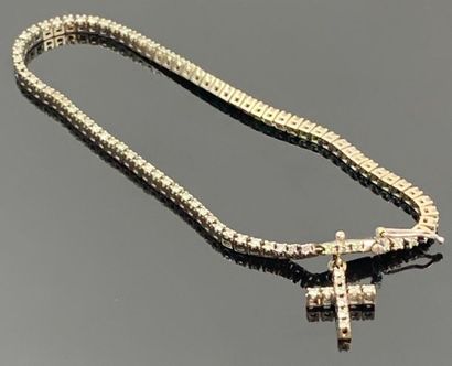 Bracelet ligne en or blanc, orné de diamants,...