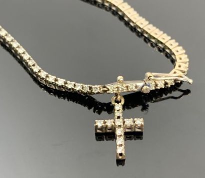 Bracelet ligne en or blanc, orné de diamants,...