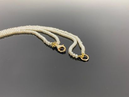 Pendentif ottoman en or jaune orné d'émeraudes...