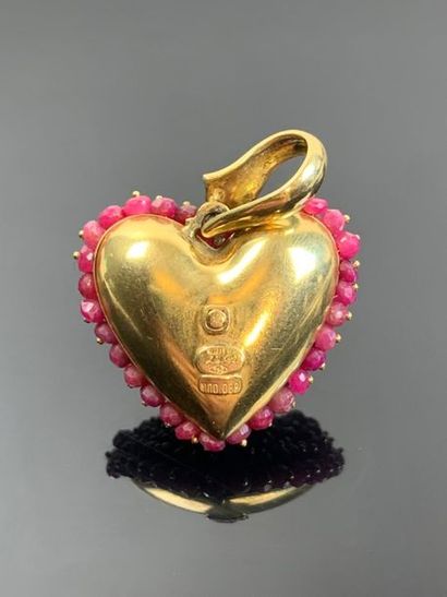 LE GI, Italie.

Pendentif coeur en or jaune...