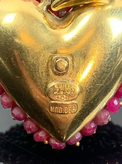 LE GI, Italie.

Pendentif coeur en or jaune...
