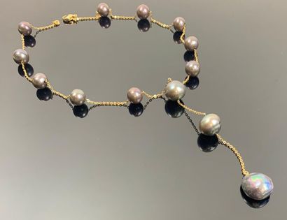 Collier négligé en or jaune et perles de...