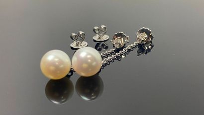 Paire de boucles d'oreilles en or blanc,...