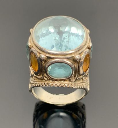 Large bague chevalière en argent ornée d'une...