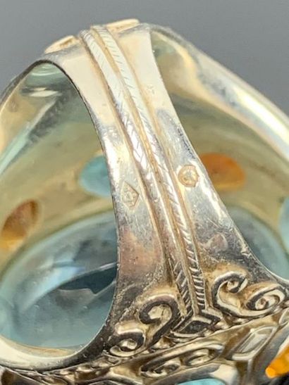 Large bague chevalière en argent ornée d'une...
