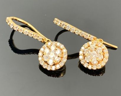 Paire de boucles d'oreille or et diamants.

H_2,5...