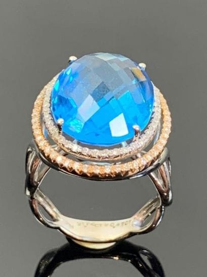 Bague en or blanc ornée d'un verre bleu,...