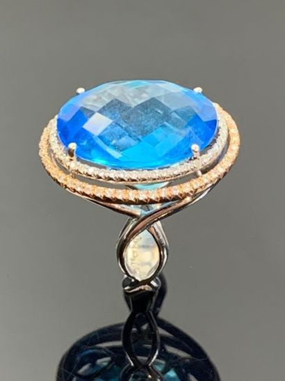 Bague en or blanc ornée d'un verre bleu,...