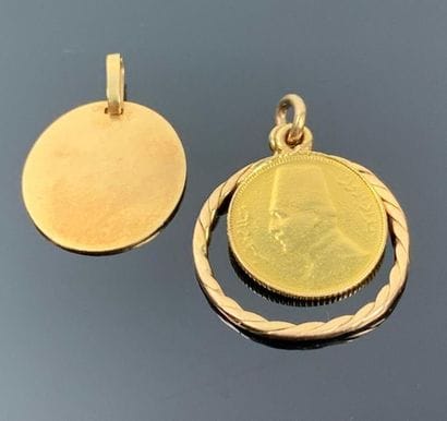 Pendentif en or jaune, avec en pendeloque...