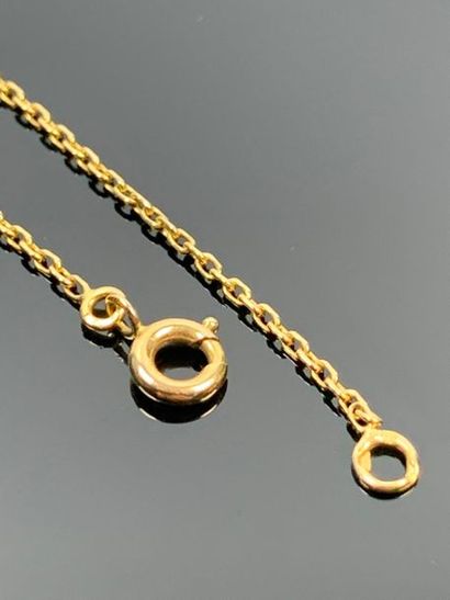 Chaine en or jaune.

L_57 cm. 3,90 grammes,...