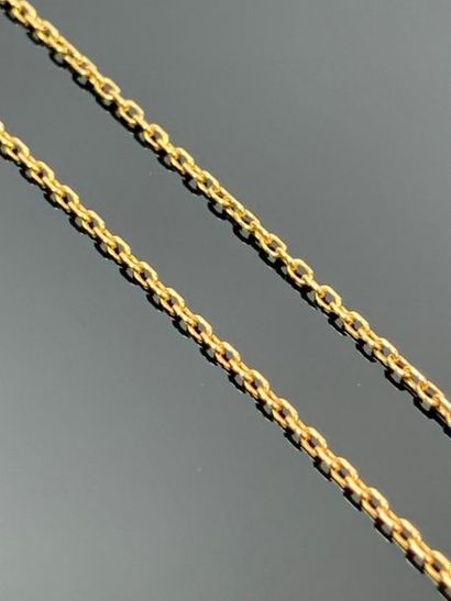 Chaine en or jaune.

L_57 cm. 3,90 grammes,...