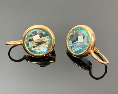 Paire de boucles d'oreilles en or jaune et...