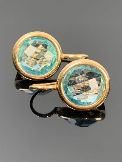 Paire de boucles d'oreilles en or jaune et...