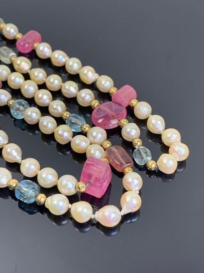 Grand sautoir en perles d'eau douce, quartz...
