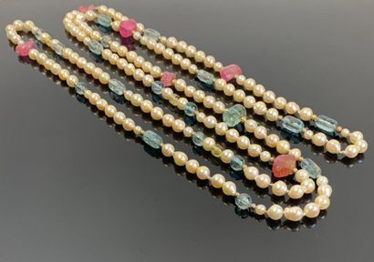 Grand sautoir en perles d'eau douce, quartz...