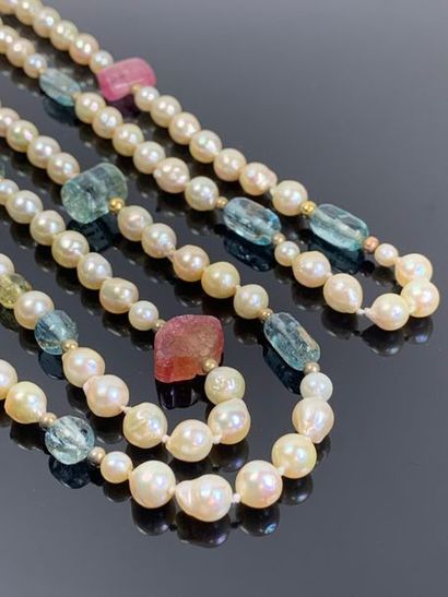Grand sautoir en perles d'eau douce, quartz...