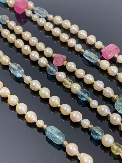 Grand sautoir en perles d'eau douce, quartz...