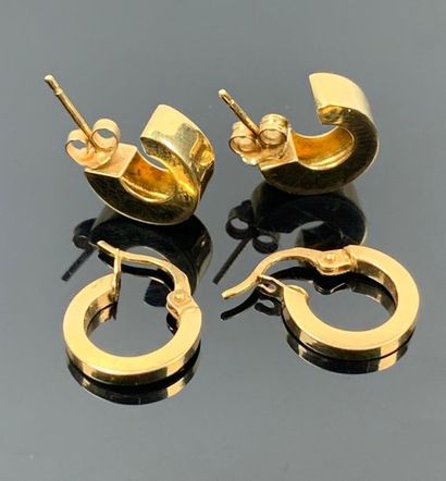 Paire de boucles d'oreille et paire de clips...