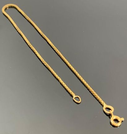 Bracelet en or jaune, maille vénitienne.

L_19...