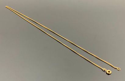 Chaine en or jaune.

L_ 46 cm. 2,52 grammes,...