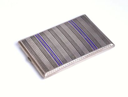 Etui à cigarettes en argent à élégant décor...