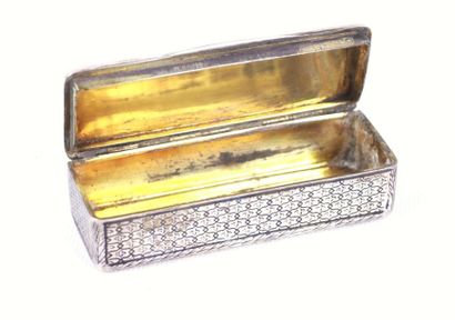 Boîte à tabac en argent, l'intérieur vermeillé,...