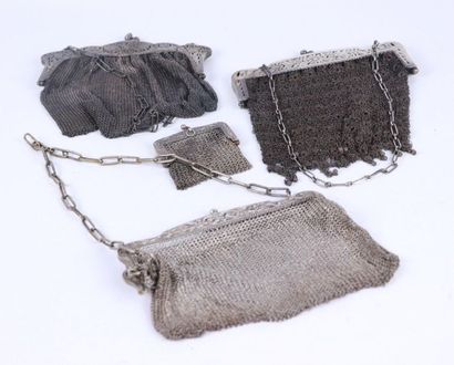 Ensemble de trois sacs de bal en argent et...