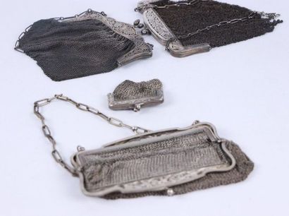 Ensemble de trois sacs de bal en argent et...